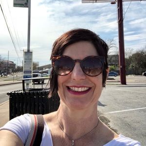 Meet your Posher, Carrie